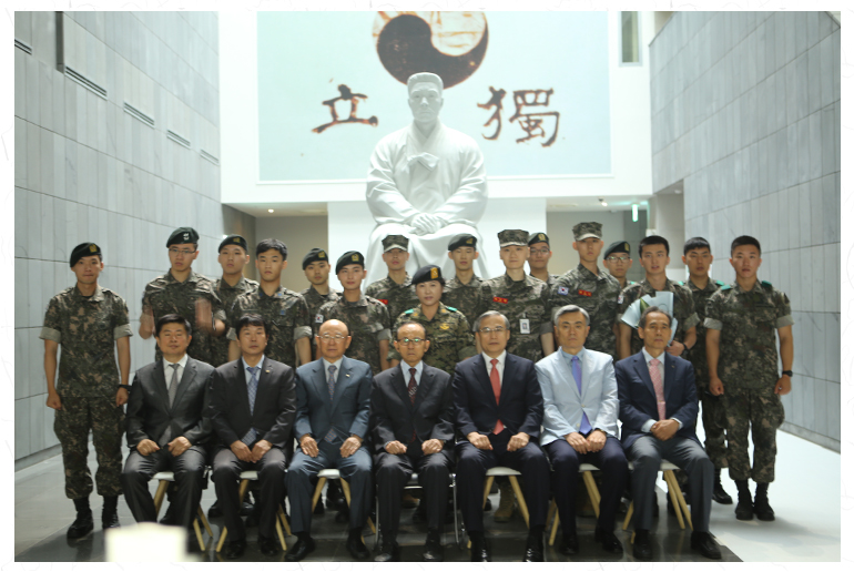 꼬레아우라인사말입니다.